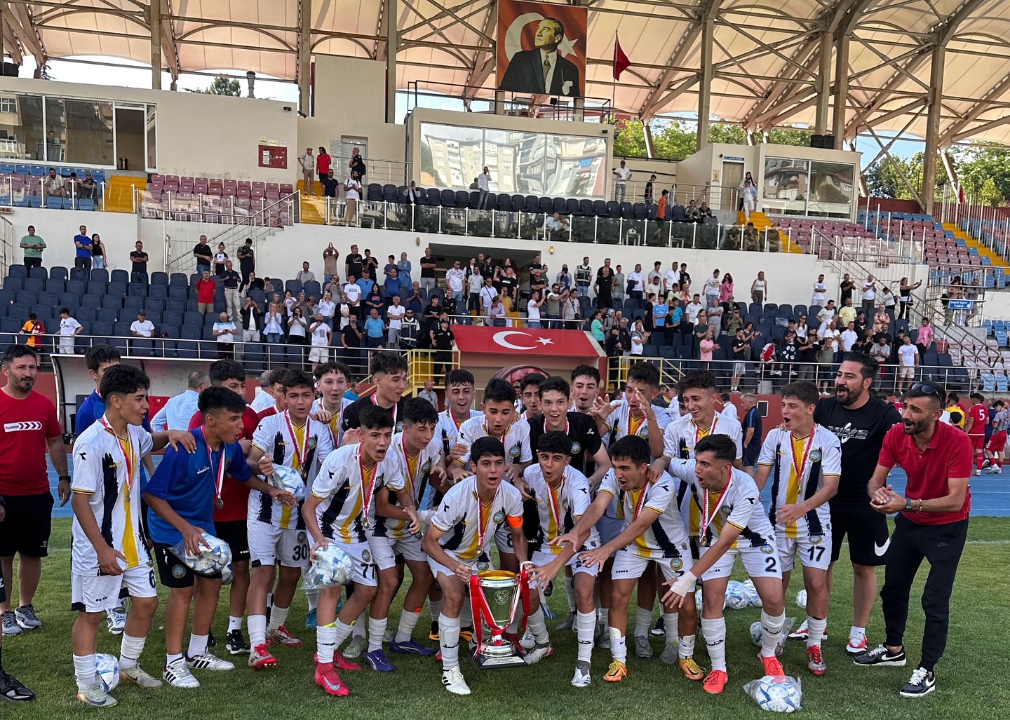 Talas Belediyespor U15 Takımı Türkiye Şampiyonu Oldu