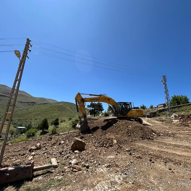 Kayseri'de Mezarlık Yolu ve Çevre Düzenleme Çalışmaları Sürüyor