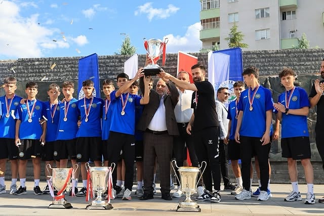 Talas Belediyespor U15 Türkiye Şampiyonu Oldu