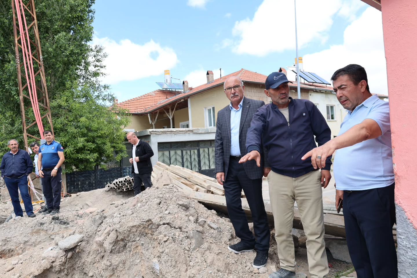 Bünyan Belediyesi Güllüce Mahallesinde Dere Islah Çalışmalarını İnceledi