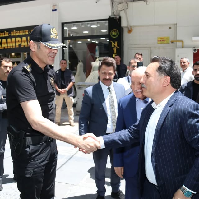 Kayseri Valisi ve Komutanlar Esnaf ve Sanatkarlar Kredi Kooperatifi'ni Ziyaret Etti