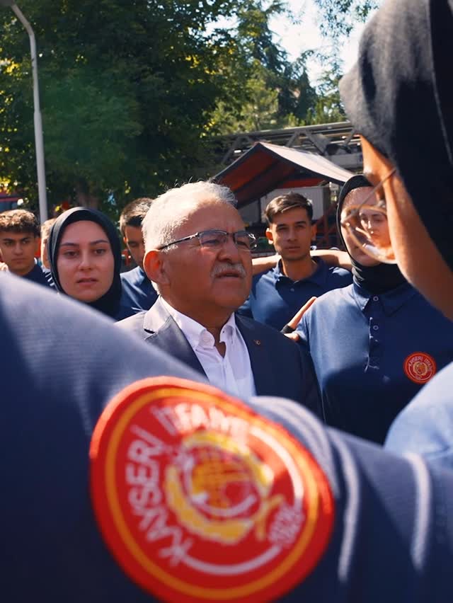 Kayseri Belediyesi Manisa ve İzmir'deki Orman Yangınları İçin Destek Ekibi Gönderdi
