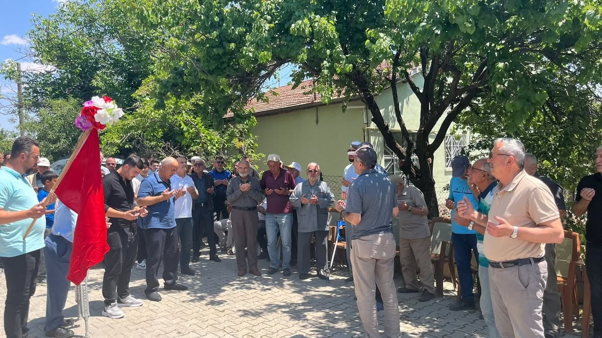 Bünyan Belediyesi'nde Yeni Evlilikte Tebrik ve Bayrak Merasimi