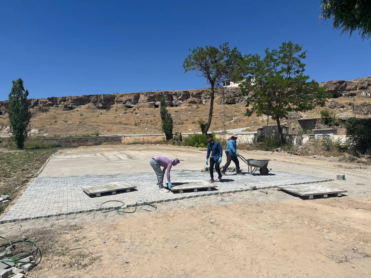 Bünyan'da Köprübaşı Mahallemize Parke Yol Yapım Çalışmaları Başladı
