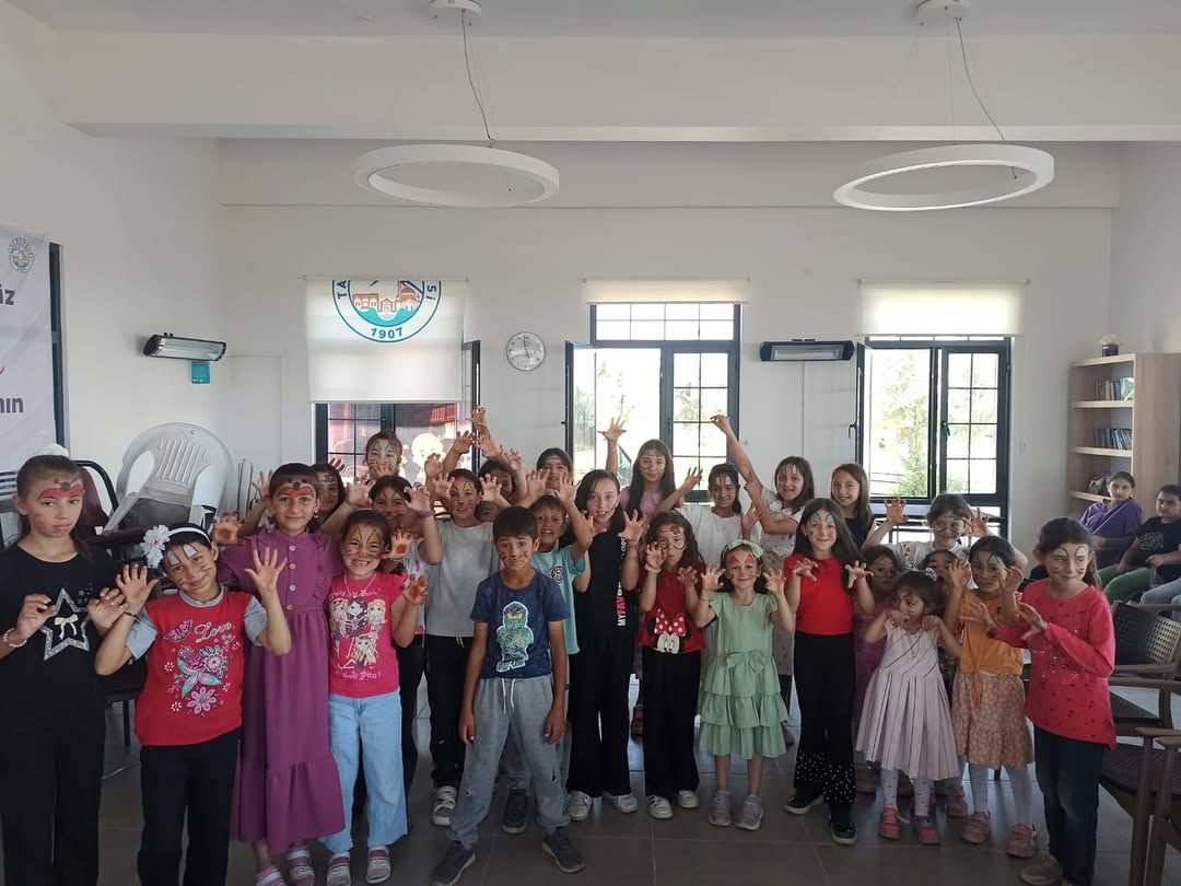Talas Belediyesi Gezici Kütüphanesi Çocukları Sevindirdi