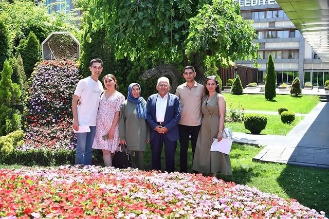 Kayseri'de Nikah Heyecanıyla Karışan Yollar, Güzel Bir Tanışmaya Vesile Oldu