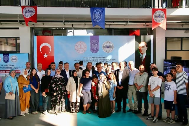 Kayseri'de Havacılık ve Uzay Teknolojileri Lisesi İçin Velilere Bilgilendirme Toplantısı Düzenlendi