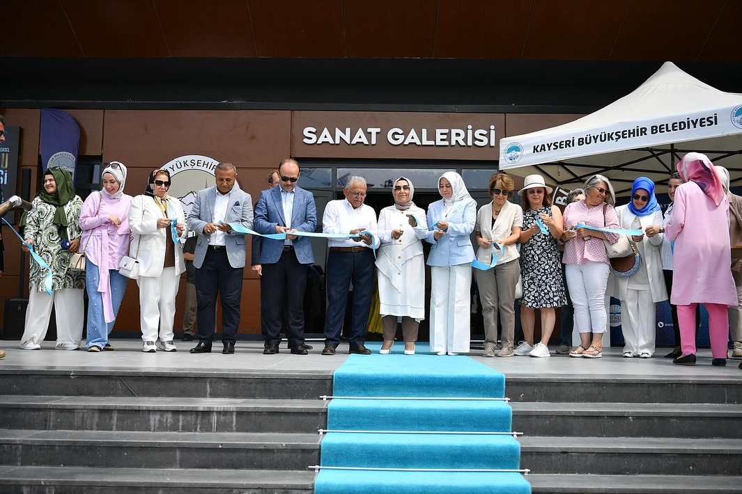 KAYMEK Yıl Sonu Sergisi Kayseri'de Açıldı: El Emeği Göz Nuruna Beyza Bir Gösteri