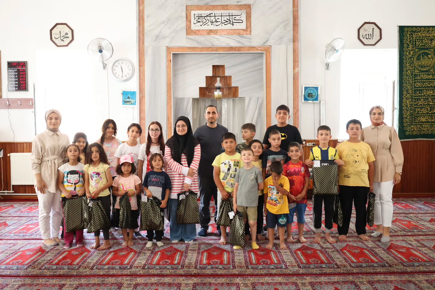 Bünyan Belediyesi, Kur'an Kursu Öğrencilerine Hediyeler Verdi