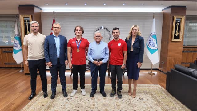 Dünya Üniversite Oyunları Şampiyonu Kayseri'ye Döndü