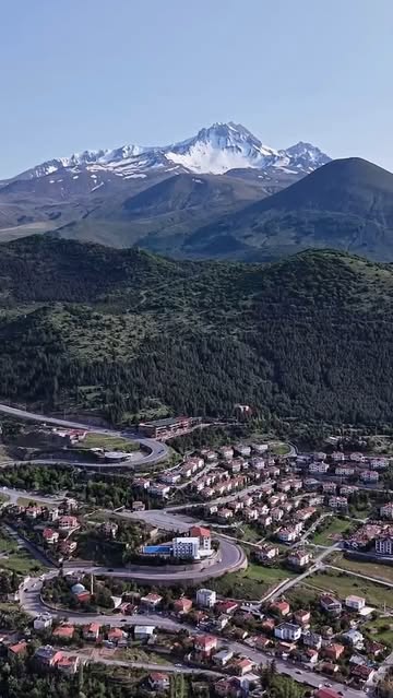 Erciyes Dağı, Mevsimlere Göre Değişen Güzelliğiyle Büyülemeye Devam Ediyor
