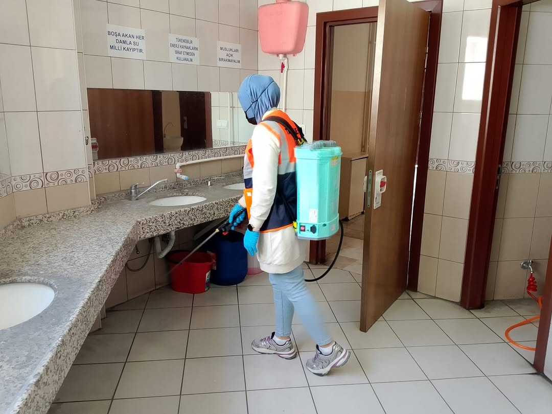 Talas Belediyesi Okulları Hijyenik Bir Ortamda Eğitim Vermek İçin Hazırlıyor