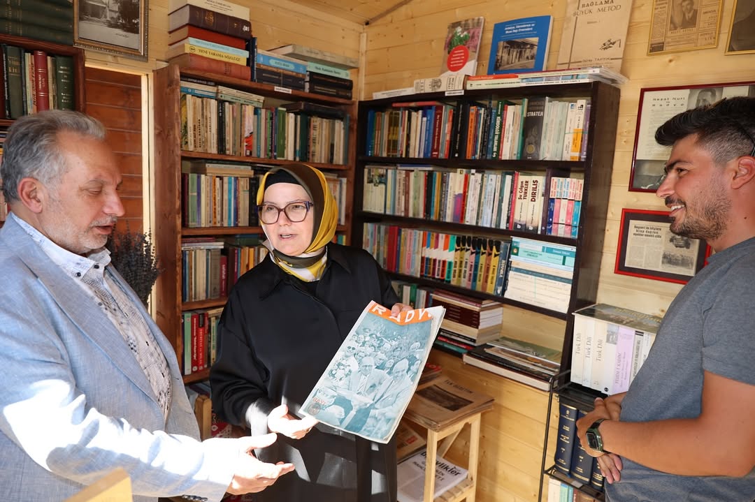 Talas Belediyesi Sahaflar Çarşısı'nı Milletvekili Böhürler ile Ziyaret Etti