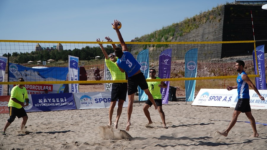 Erciyes'te Plaj Voleybol Turnuvası Coşkuyla Tamamlandı