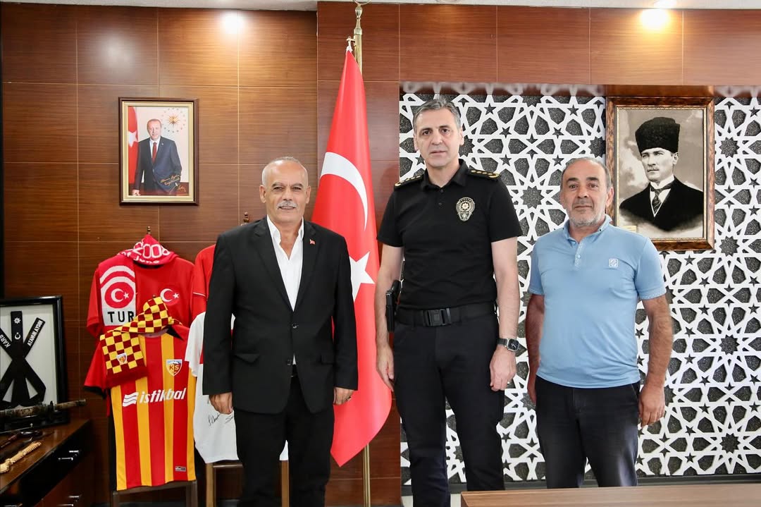 Türkiye-Azerbaycan-Doğu Türkistan Dostluk Derneği Heyeti Kayseri Emniyet Müdürü'nü Ziyaret Etti