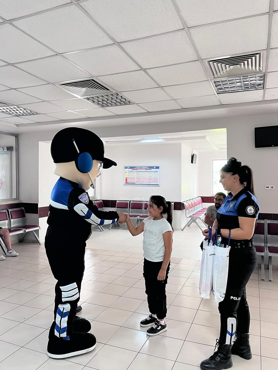 Güven Abi, Kayseri'deki Minik Kalplere Neşe Getirdi