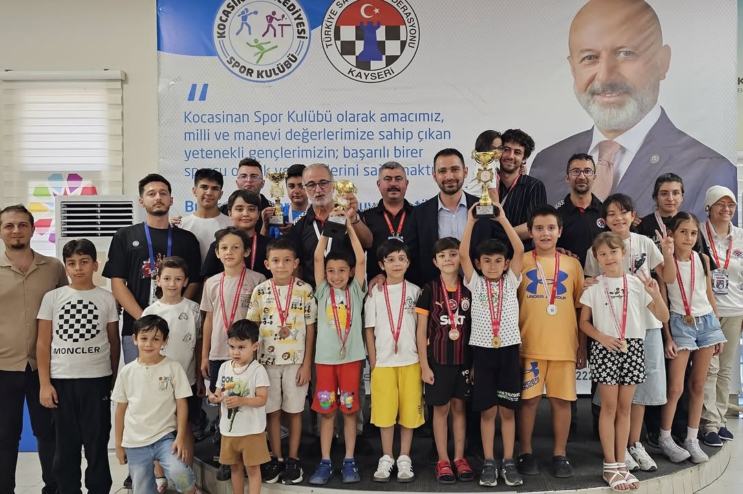 Kocasinan'da Satrançta Zafer: 150 Sporcu Kıyasıya Mücadele Etti