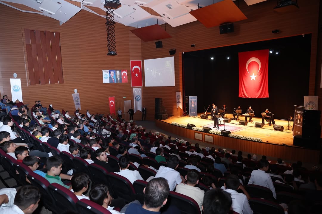 Talas Belediyesi Mevlid i Nebi Haftası Etkinlikleri Necip Karakaya ile Ruhani Bir Atmosfer Yaratıldı