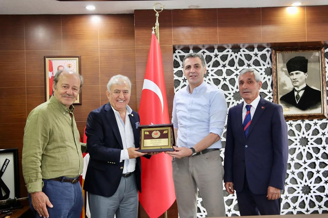 Kayseri'de Futbol Adamları Derneği'nden Emniyet Müdürü'ne Ziyaret