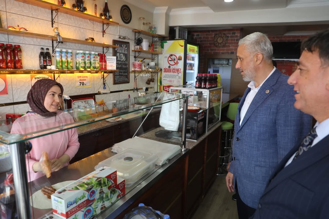 Develi'de Türkiye Yüzyılı Buluşmaları Devam Ediyor: Milletvekili Biçer Esnafla Buluştu