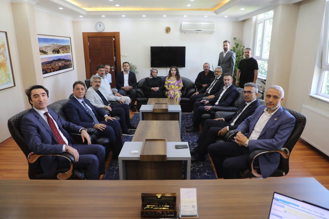 Develi'de AK Parti Heyeti Kaymakamı Ziyaret Etti