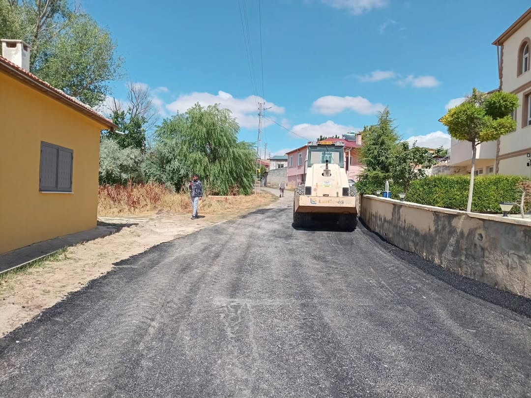 Bünyan Belediyesi Emirören Mahallesinde Asfalt Çalışmalarını Tamamladı