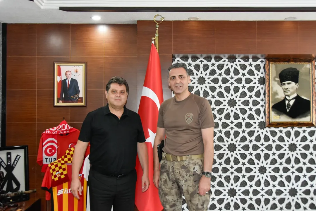Kayseri Emniyet Müdürlüğünde Ziyaret: Polis Başmüfettişi Atseven, İl Emniyet Müdürü Aydın'ı Ziyaret Etti