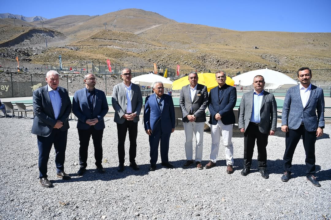Kayseri Erciyes'te Uluslararası Tenis Turnuvası Düzenlendi