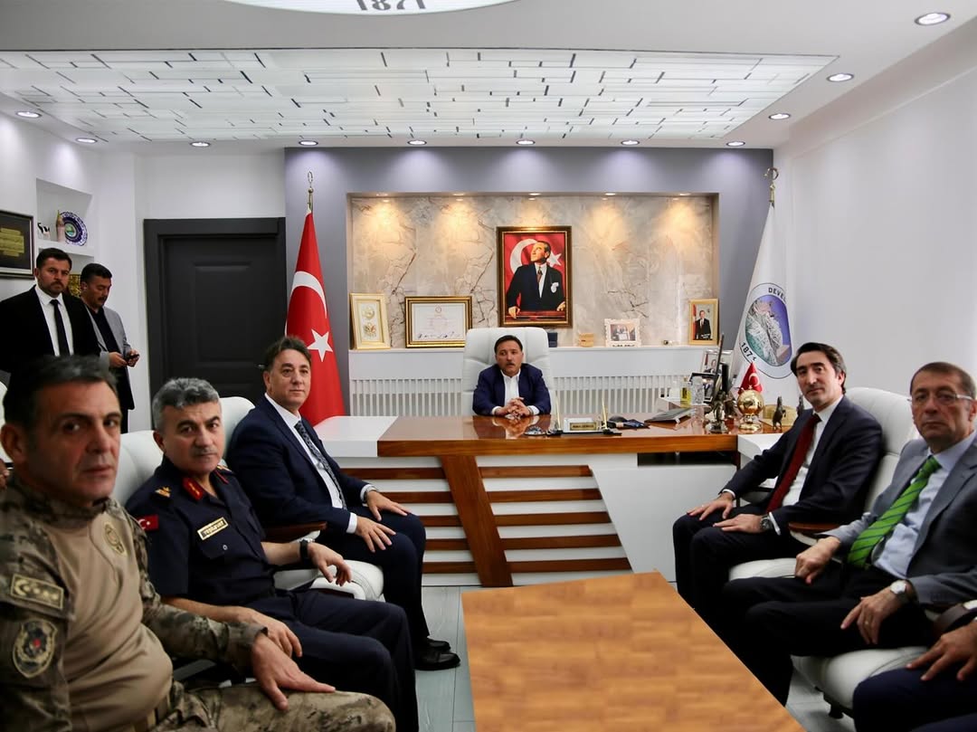 Kayseri Valisi Çiçek, Develi Belediyesi'ni Ziyaret Etti