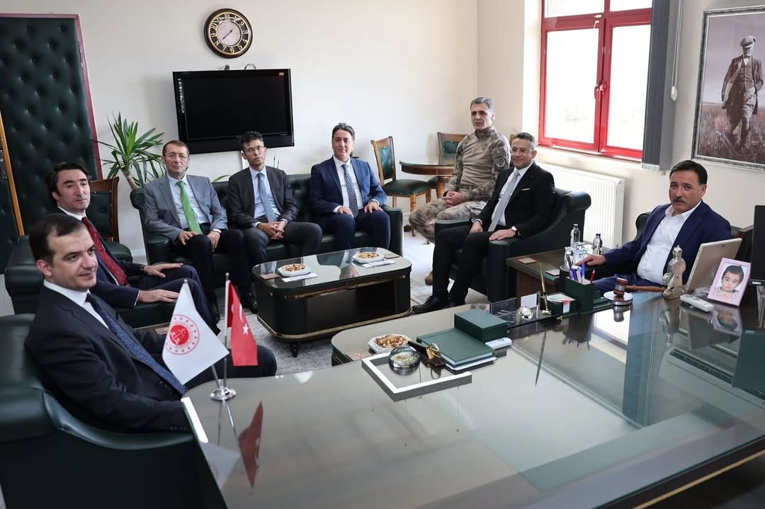 Kayseri Valisi ve Protokol Develi'de İncelemelerde Bulundu