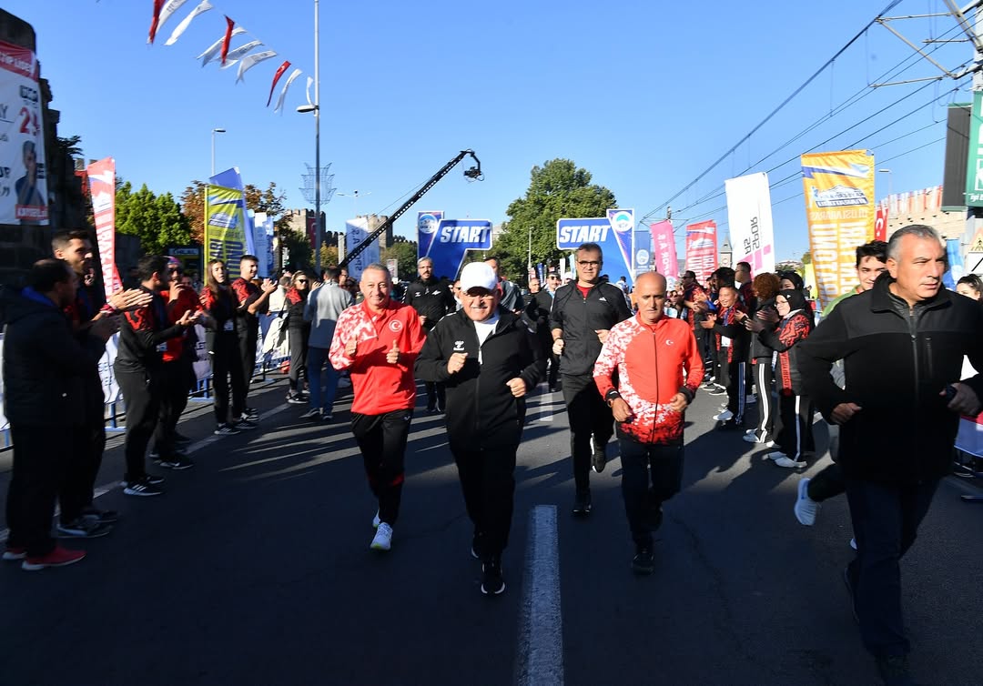 Kayseri'de Uluslararası Yarı Maraton Coşkusu
