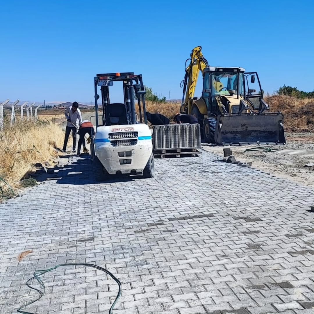 Bünyan'da Sultanhanı Mahallesi'nde Parke Çalışmaları Sürüyor