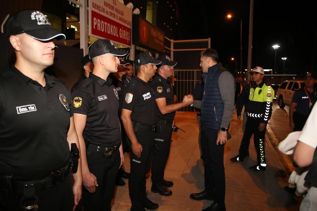 Kayseri Emniyet Müdürü Aydın, Süper Lig Maçında Güvenlik Tedbirlerini Denetledi