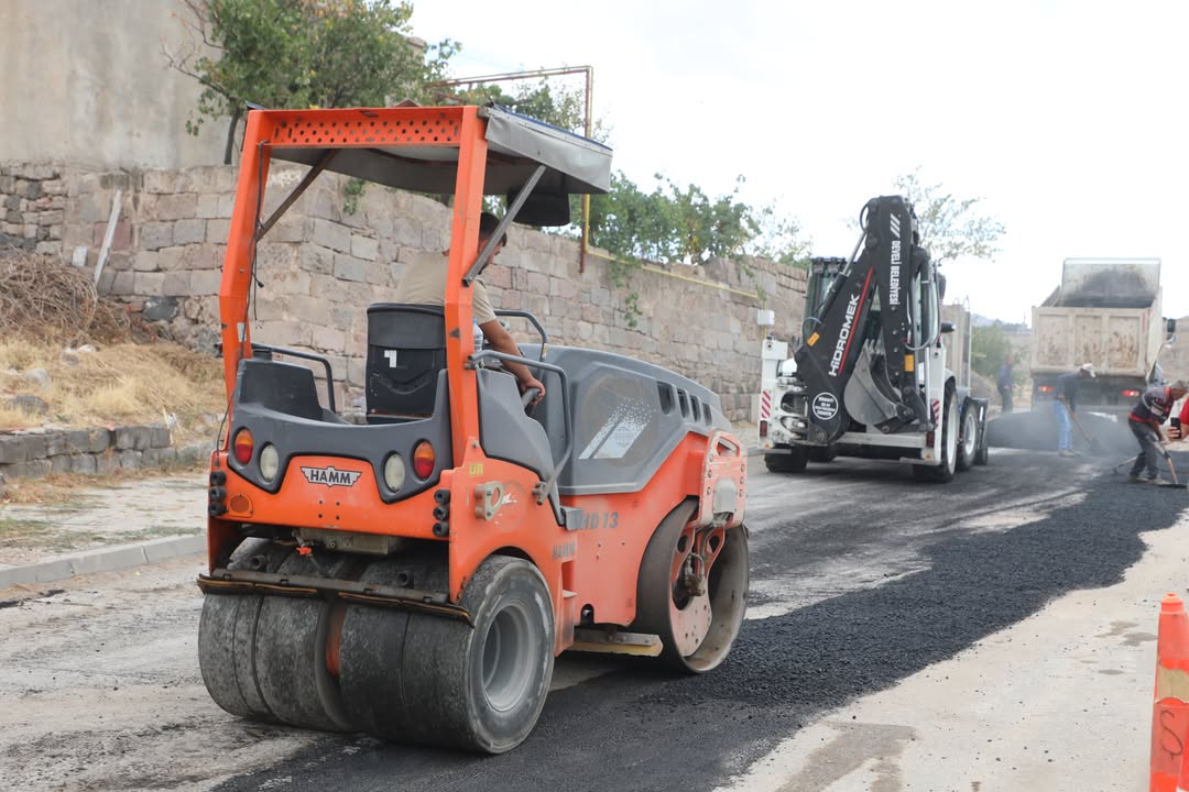 Develi Belediyesi Mahallelerde Altyapı ve Yol Çalışmalarını Hızlandırdı