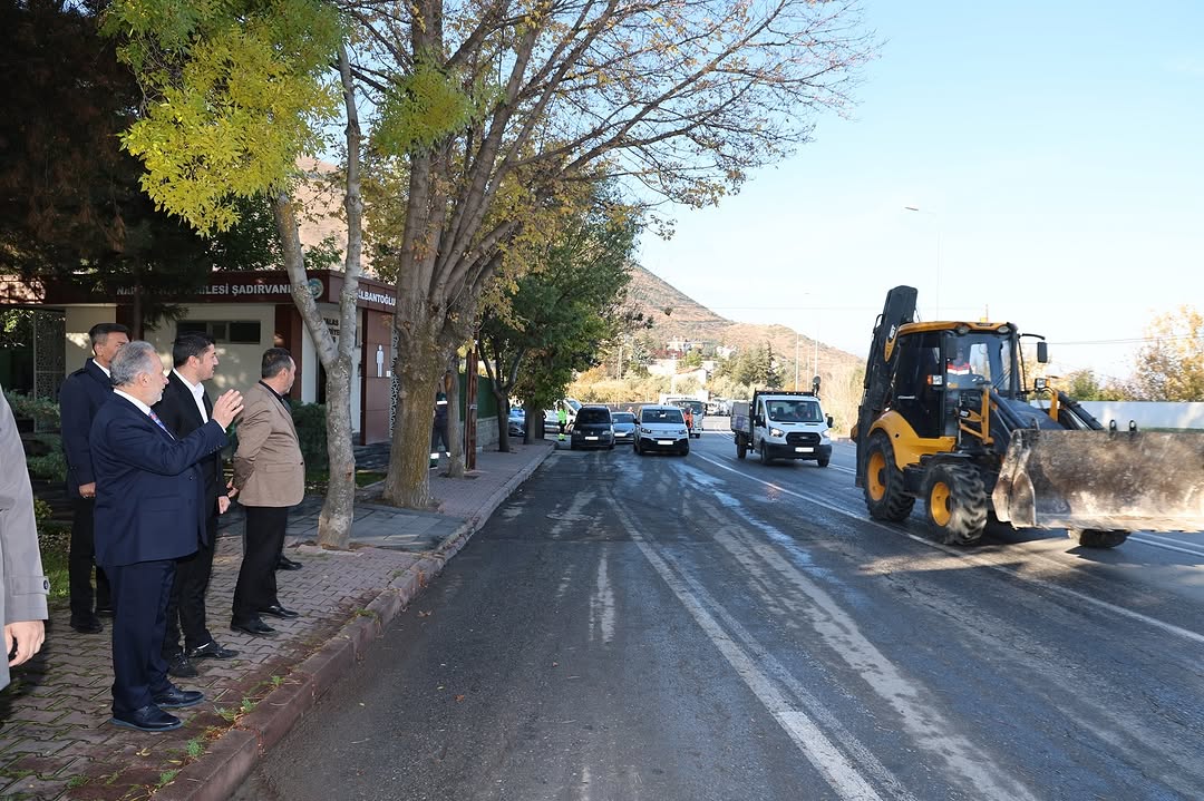 Talas Belediyesi Yukarı Mahalle'de Kapsamlı Yenileme Çalışması Başlattı