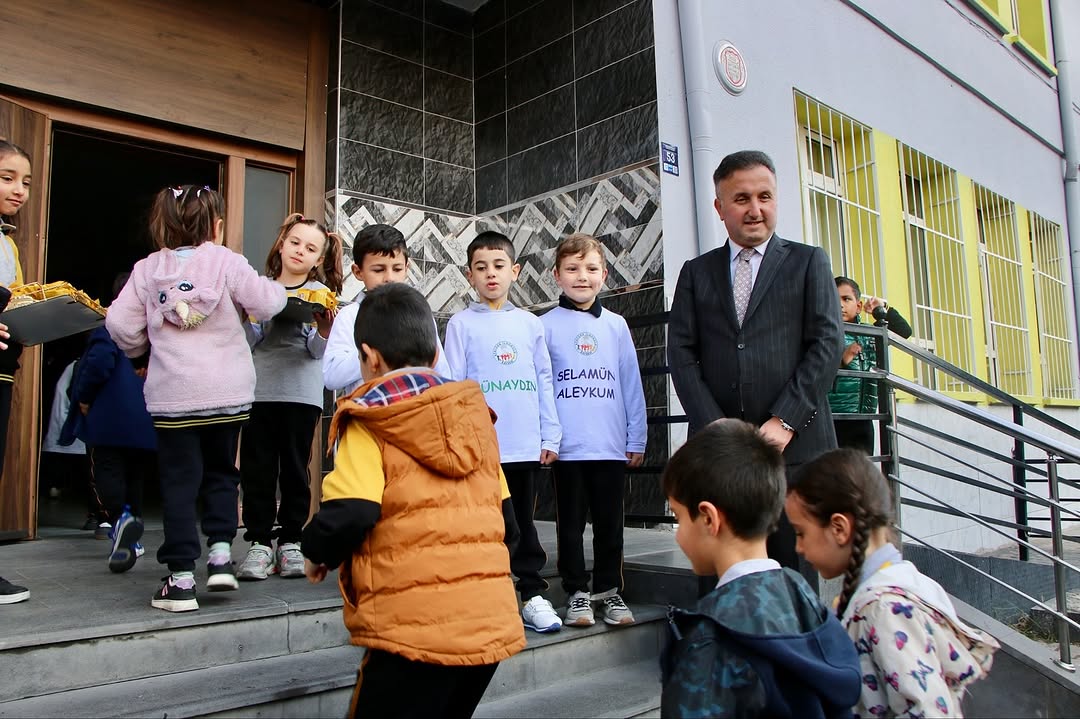 Kayseri'de Öğrenciler Arasında Selamlaşma ve İletişimi Güçlendiren Proje Başlatıldı