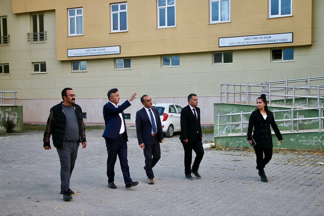 Kayseri İl Milli Eğitim Müdürü Coşkun Esen, Sarız'da Yatılı Bölge Ortaokulunu Ziyaret Etti