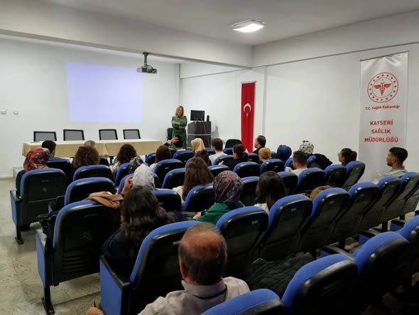 Kayseri'de Hekimlere Yönelik Tütün Bağımlılığı Tedavisi Eğitimi Düzenlendi