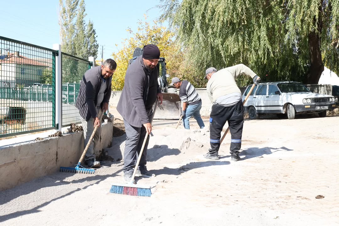 Bünyan Belediyesi Kahveci Mahallesi'nde Parke Yol Çalışmalarını Tamamladı