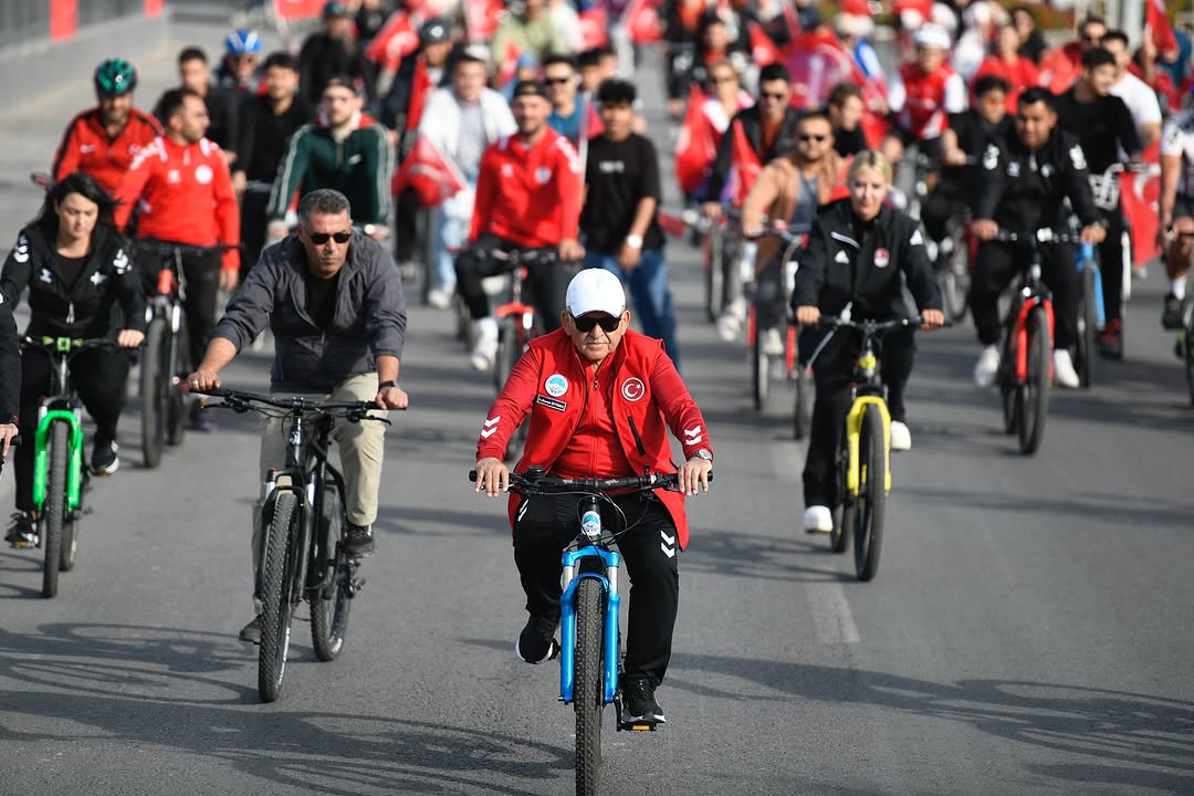 Kayseri'de Cumhuriyet Bayramı'nda Bisiklet Turu Coşkusu