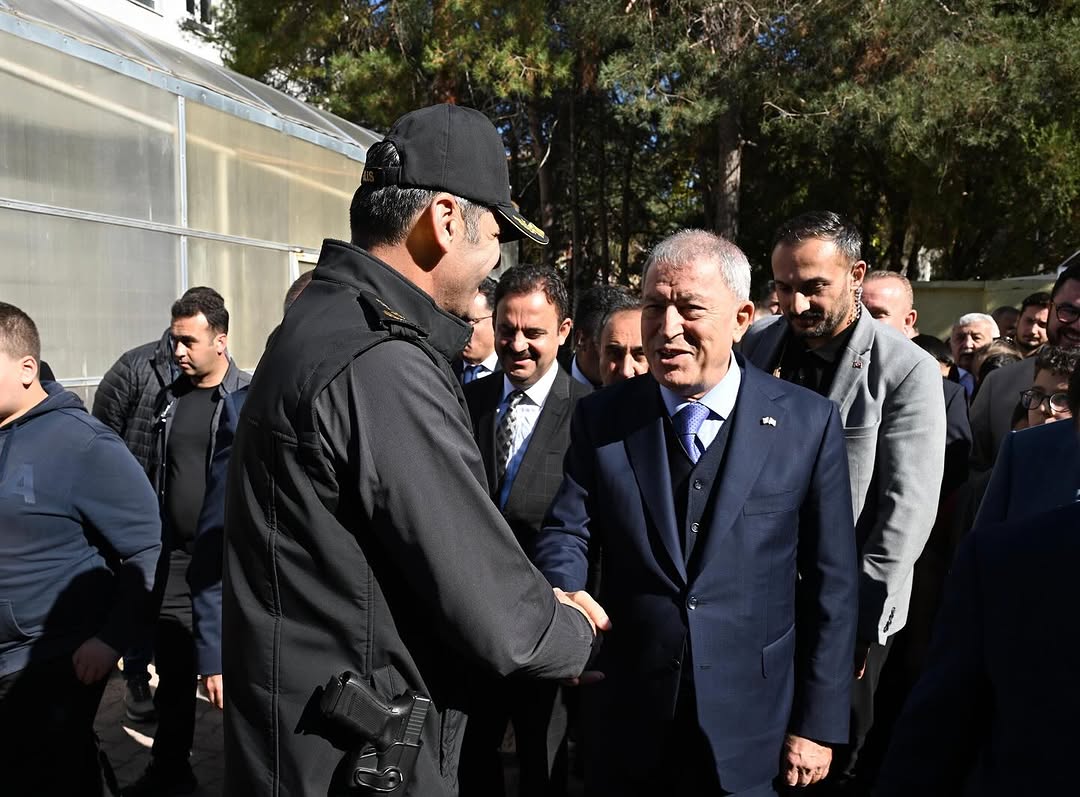 Kayseri'de Protokol, Mustafa Germirli İmam Hatip Hafızlık Ortaokulu'nu Ziyaret Etti