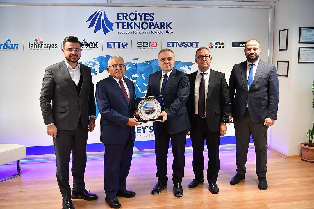 Kayseri Büyükşehir Belediyesi, Erciyes Teknopark'ta İncelemelerde Bulundu